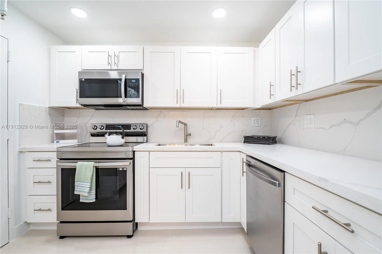 2780 NE 183rd St # 2014, Aventura, FL 33160 photo 10