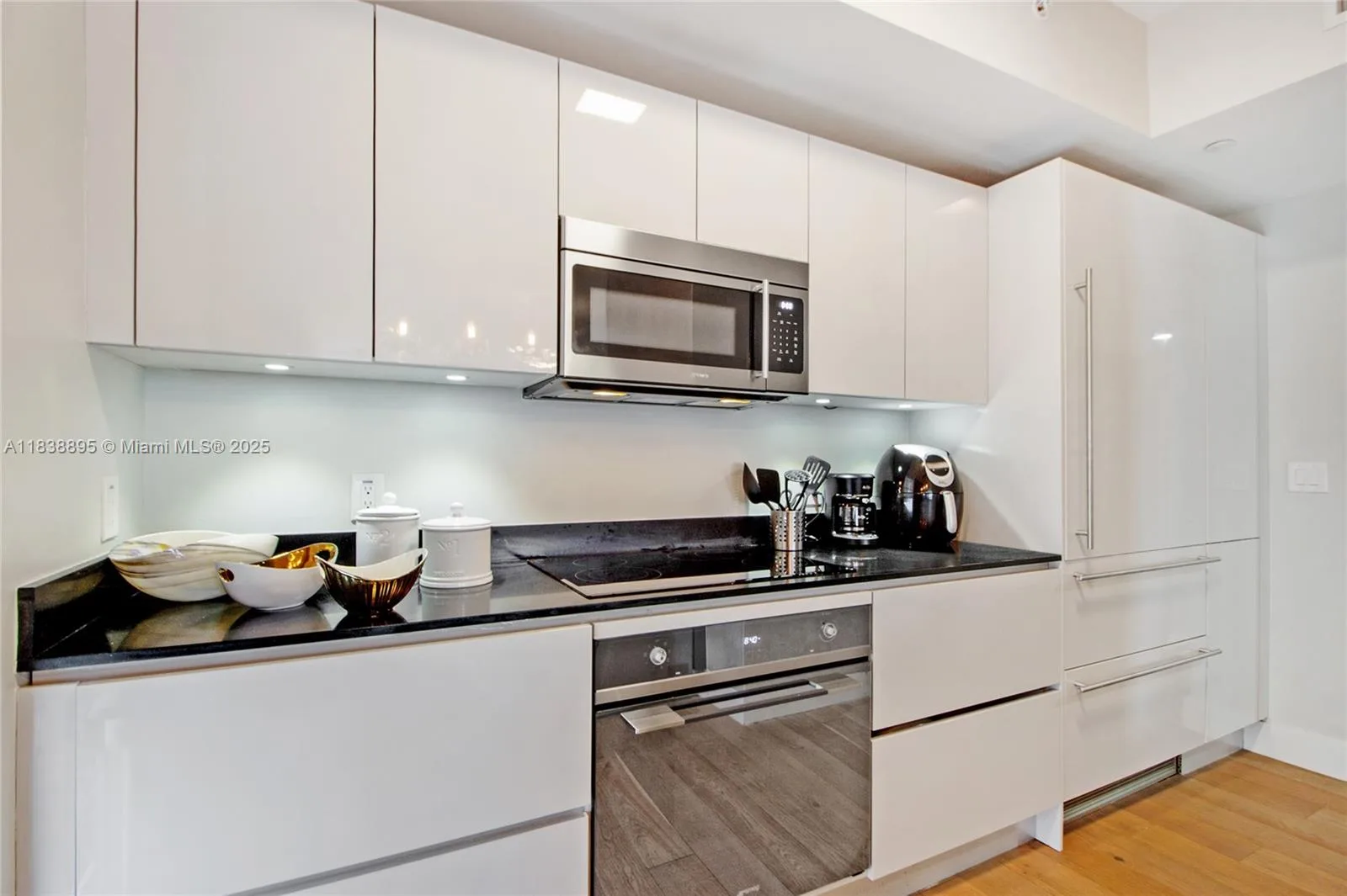 1010 Brickell Ave # 3105, Miami, FL 33131 photo 7