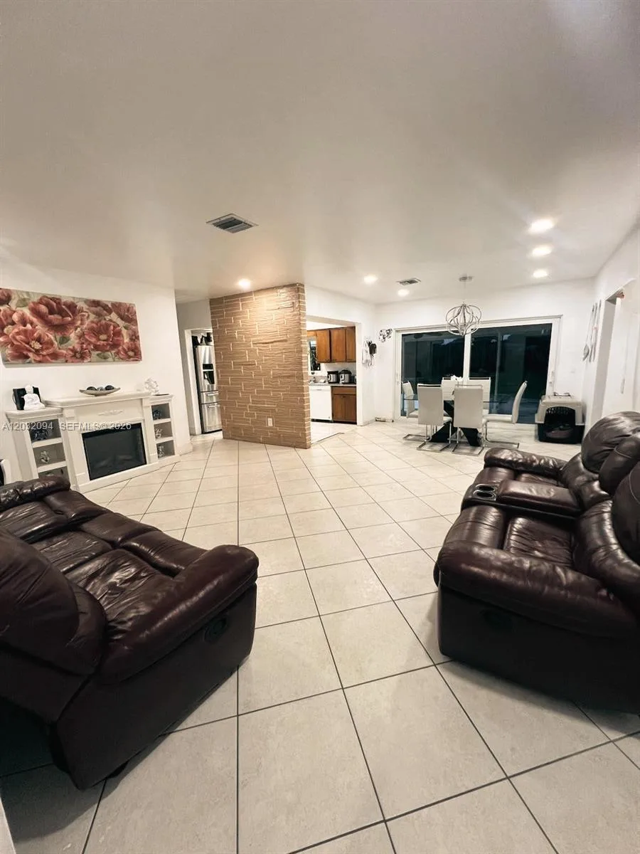 6492 SW 25th St, Miramar, FL 33023 photo 2