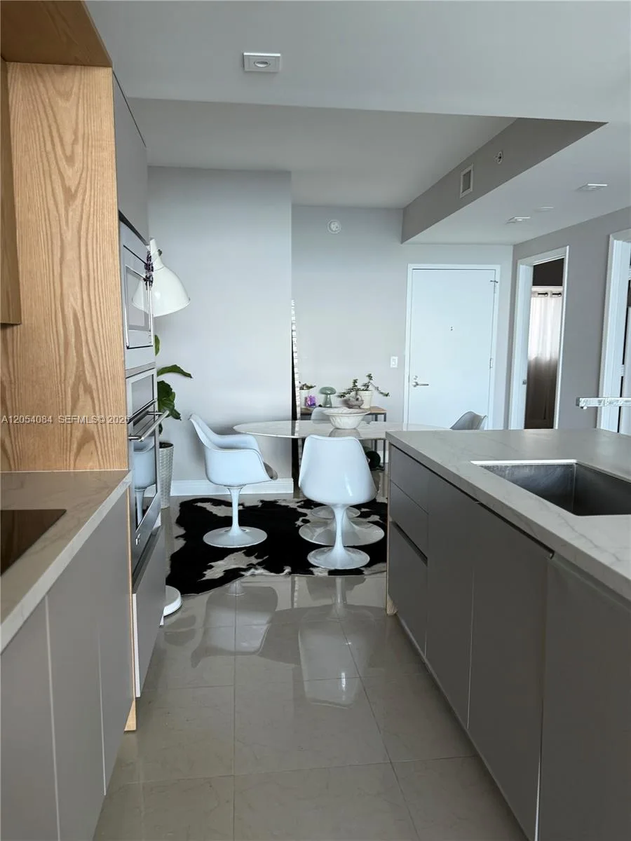 460 NE 28th St # 803, Miami, FL 33137 photo 2