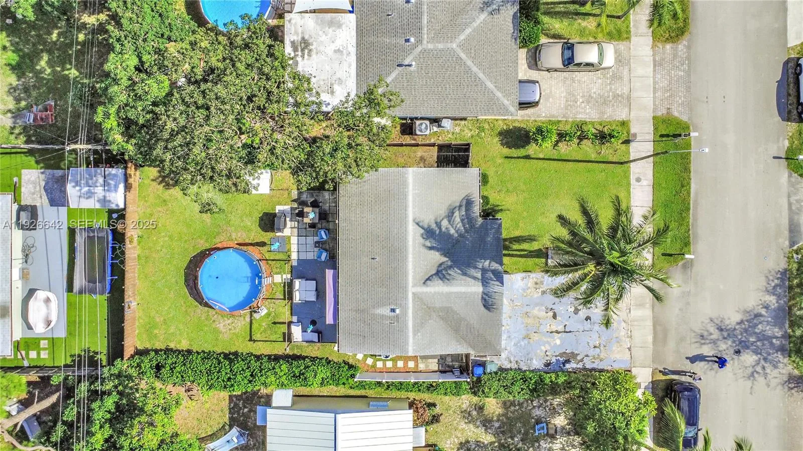 201 NW 51st Ct, Oakland Park, FL 33309 photo 2