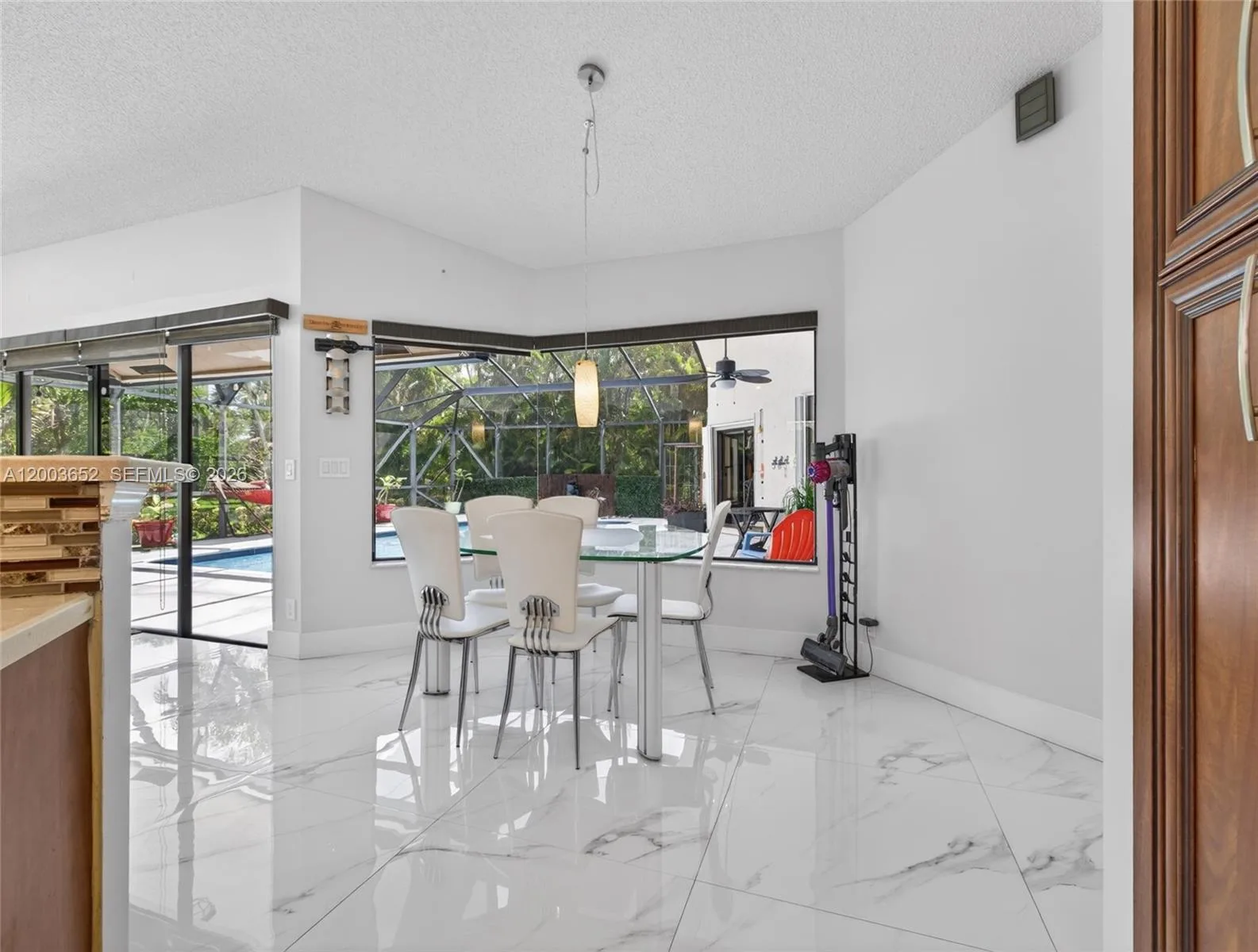 1025 Creekford Dr, Weston, FL 33326 photo 4