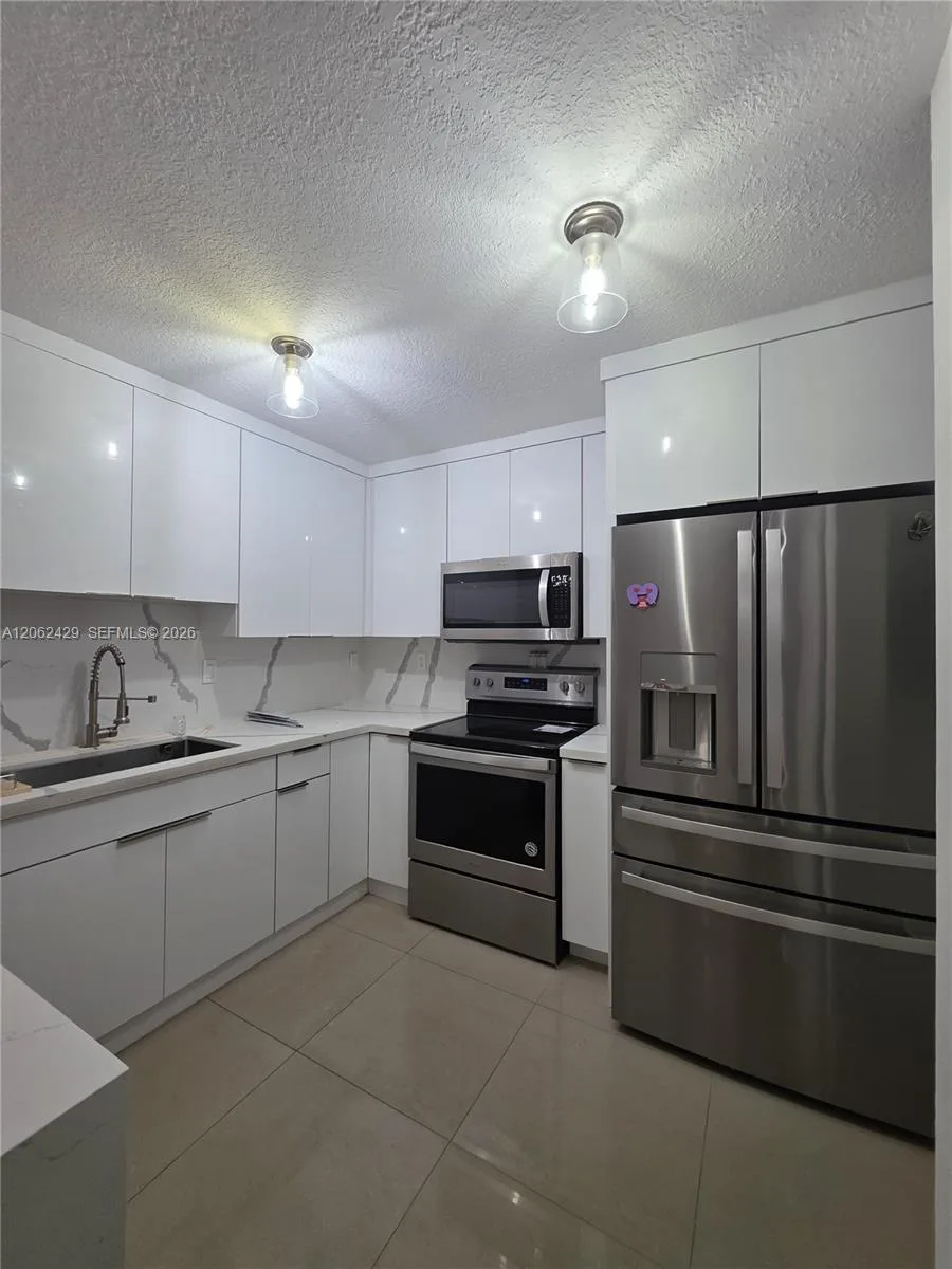 6201 SW 116th Pl # D, Miami, FL 33173 photo 5