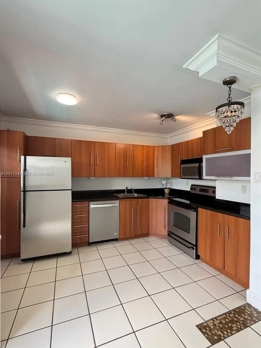 820 Salzedo St # 202, Coral Gables, FL 33134