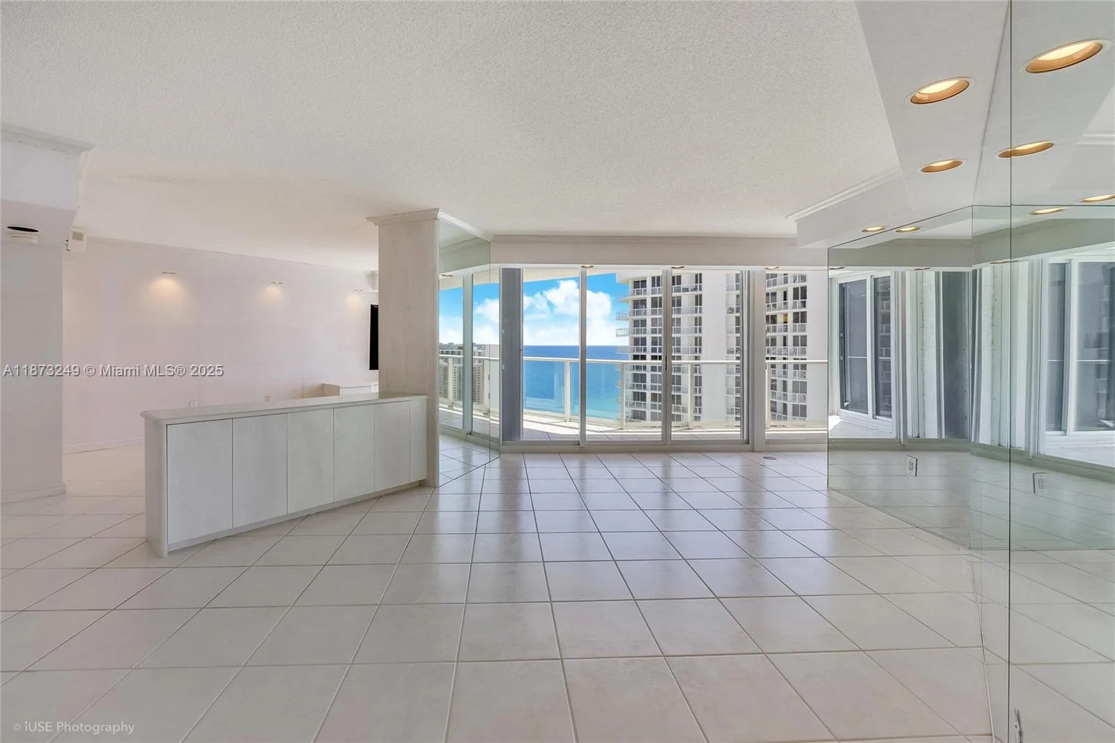 16445 Collins Ave # 2628, Sunny Isles Beach, FL 33160 photo 2