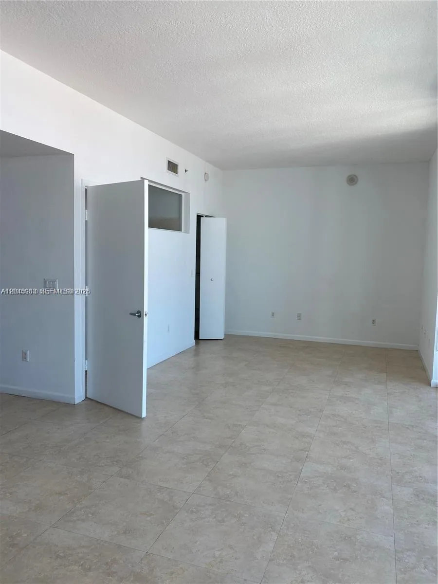 350 NE 24th St # 813, Miami, FL 33137 photo 2