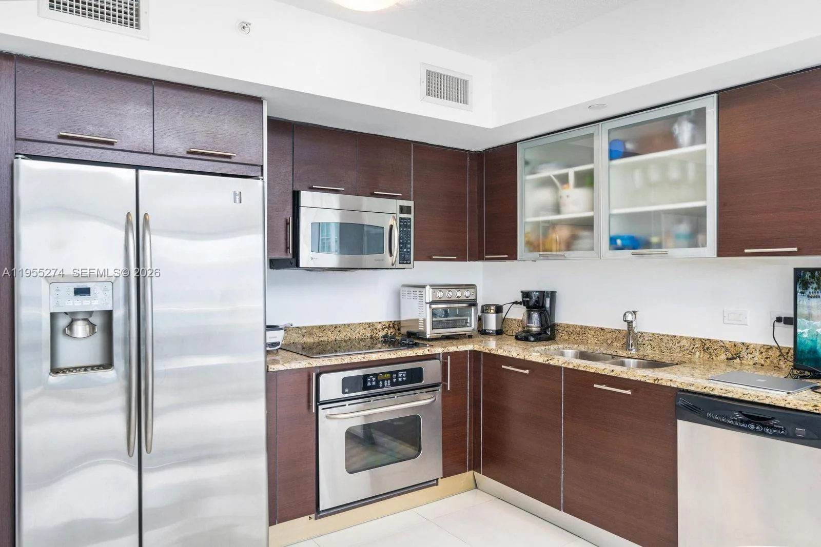 41 SE 5th St # 1202, Miami, FL 33131 photo 4