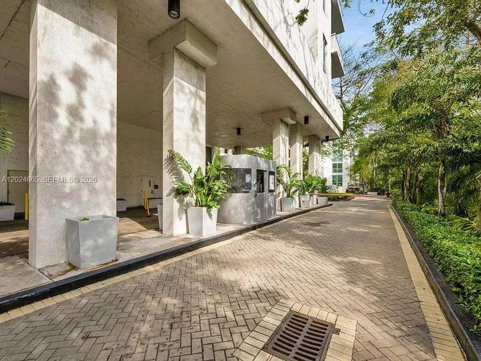 1861 NW S River Dr # 2008, Miami, FL 33125 photo 4