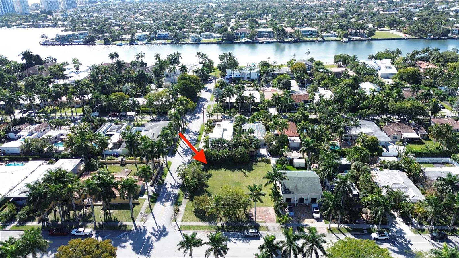1000 Harrison St, Hollywood, FL 33019 photo 2
