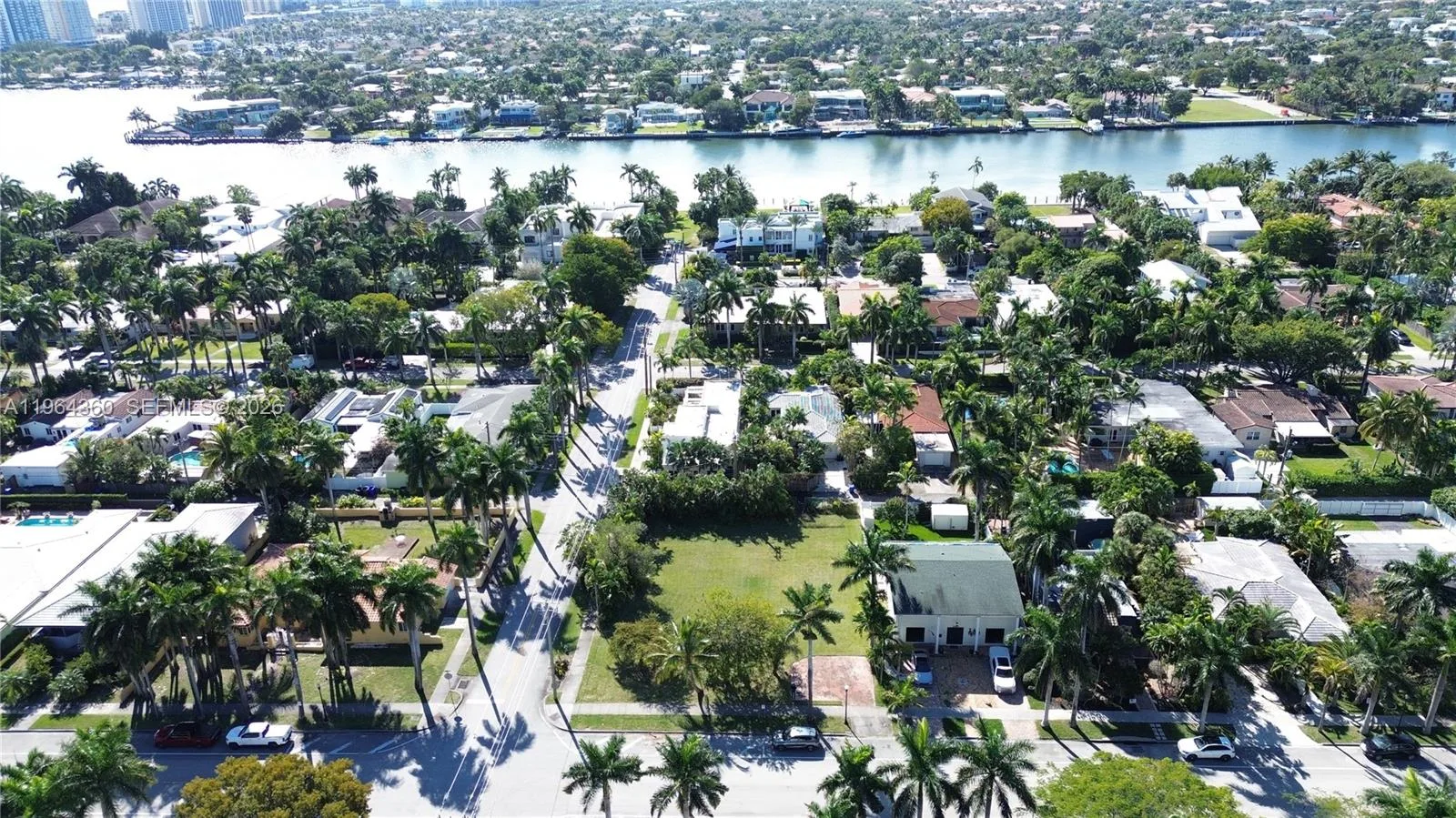 1000 Harrison St, Hollywood, FL 33019 photo 3