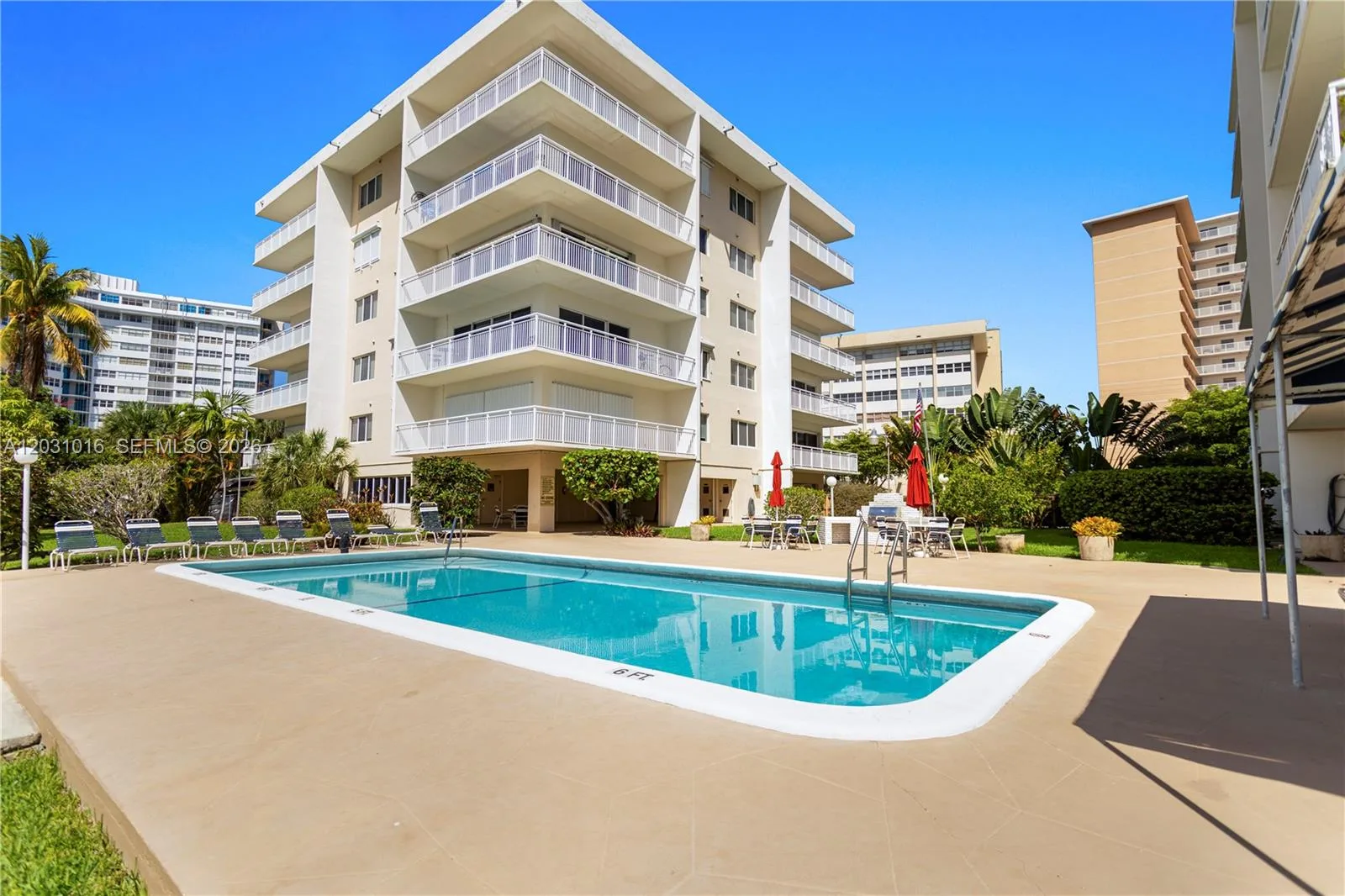 120 Golden Isles Dr # 23B, Hallandale Beach, FL 33009