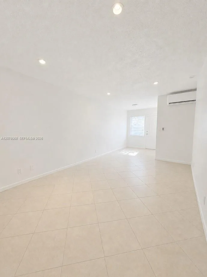 1231 NE 23rd Ave # 3, Pompano Beach, FL 33062 photo 2