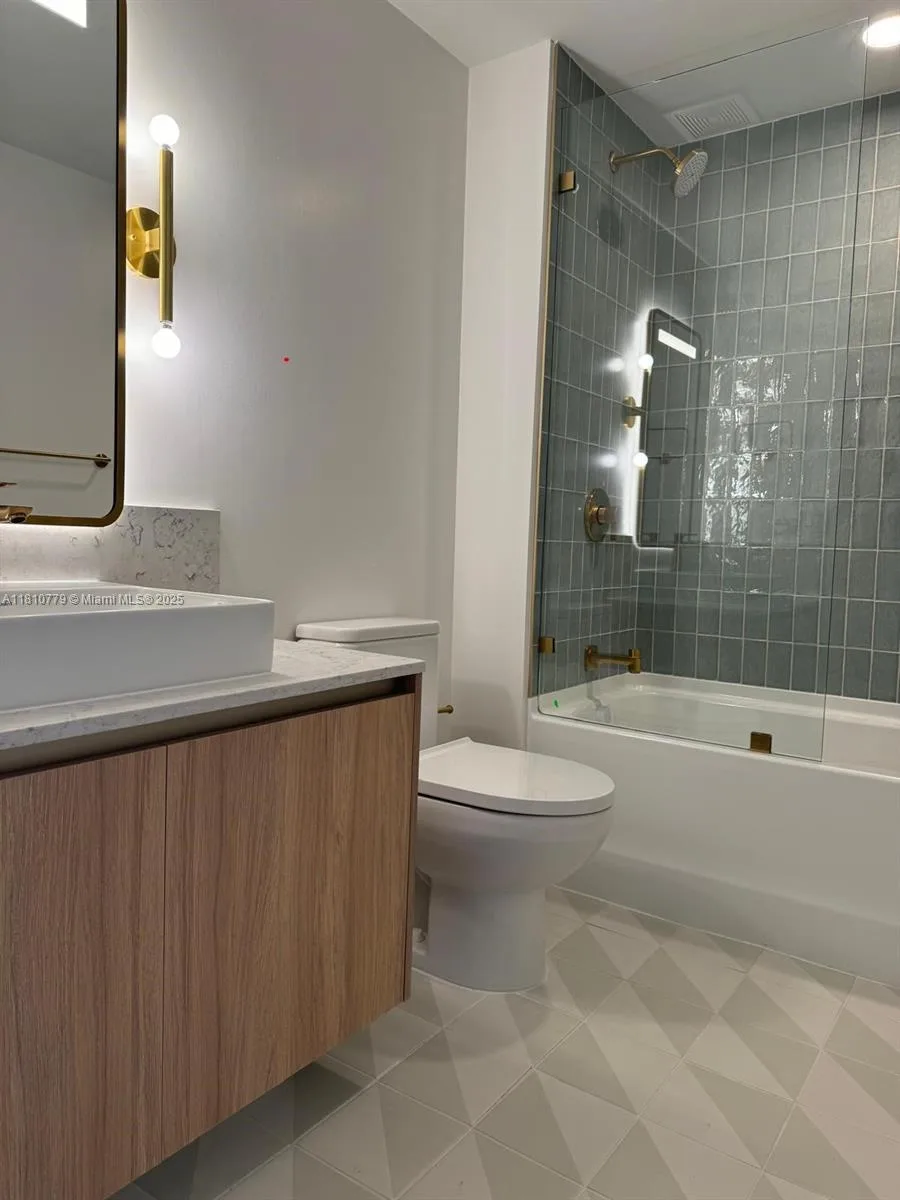 159 NE 6TH ST # 4215, Miami, FL 33132 photo 12