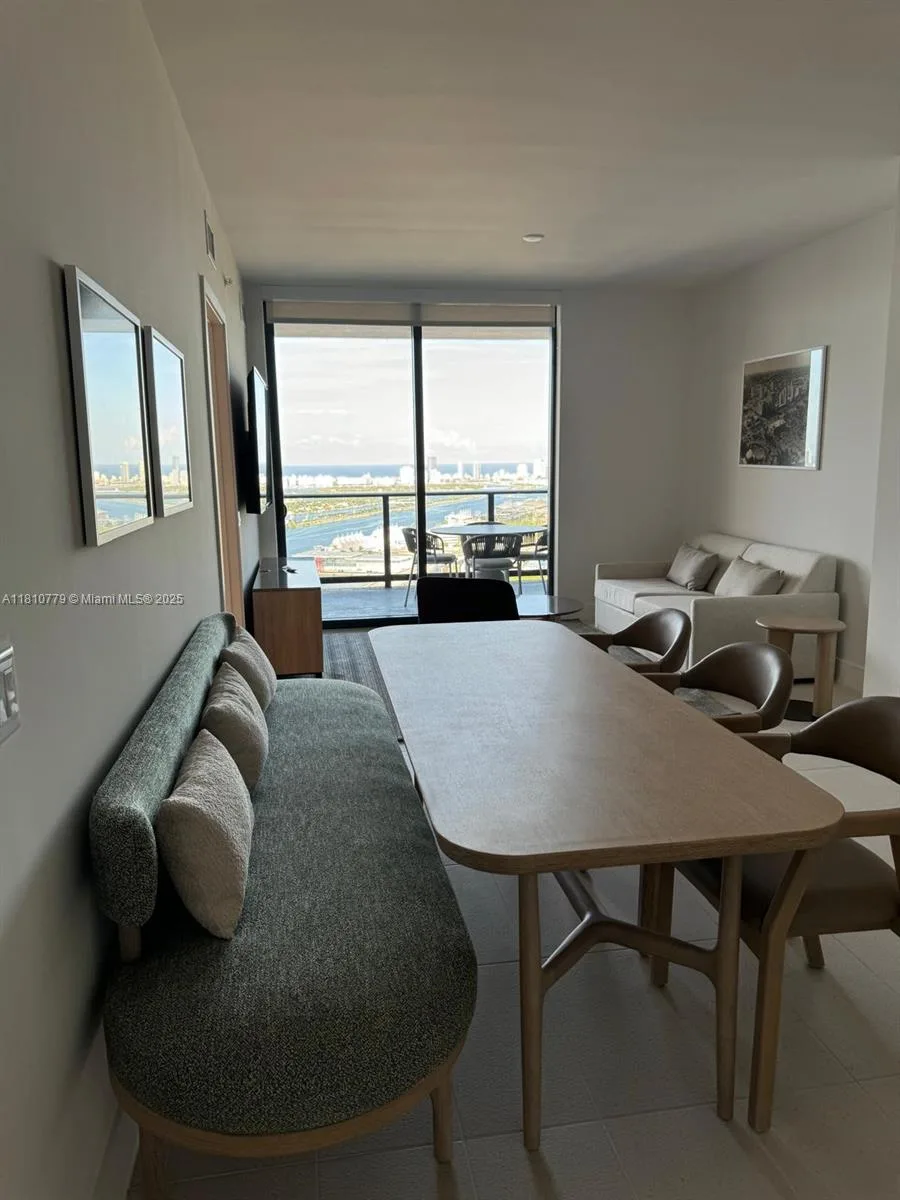 159 NE 6TH ST # 4215, Miami, FL 33132 photo 7