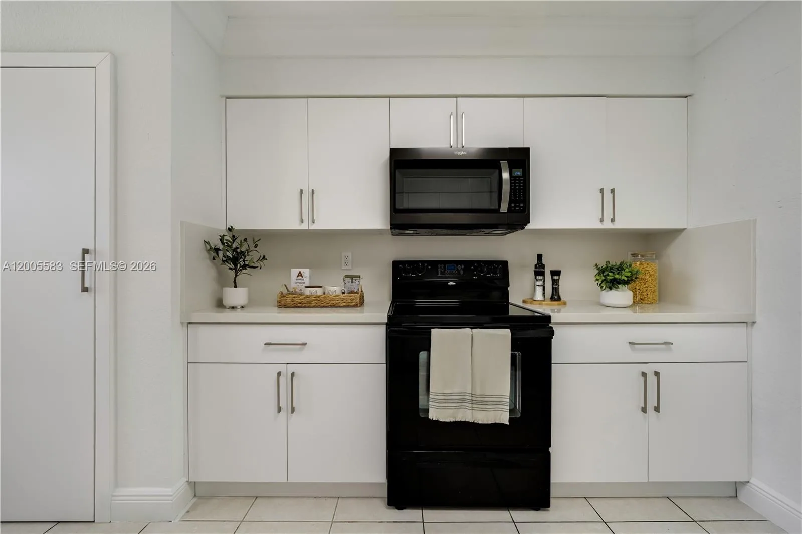 8401 NW 8 ST # 401, Miami, FL 33126 photo 3