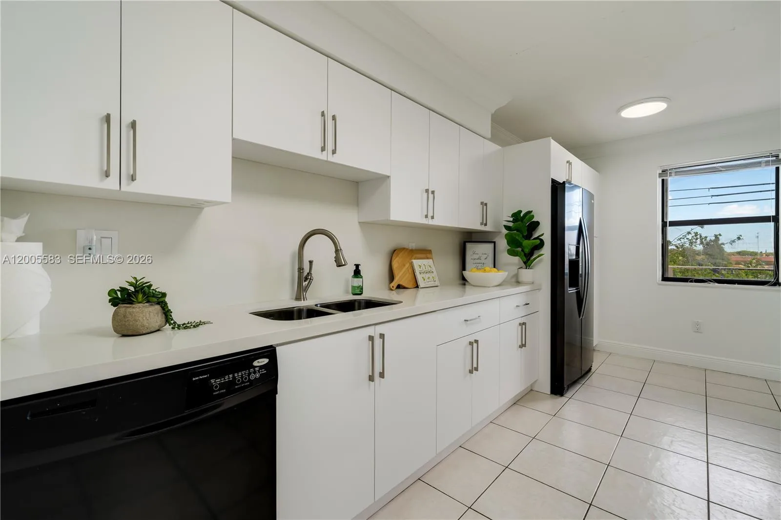 8401 NW 8 ST # 401, Miami, FL 33126 photo 4