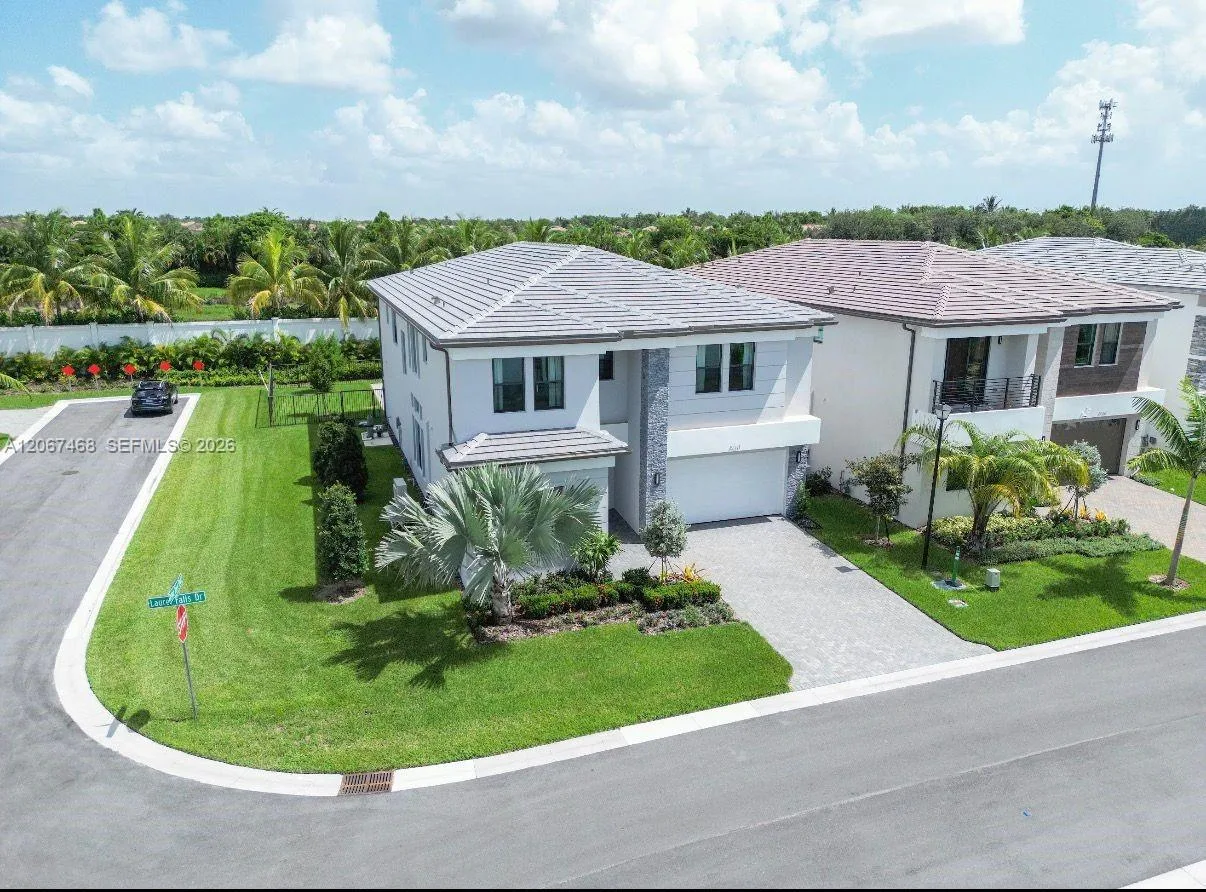 8151 Laurel Falls Dr, Boca Raton, FL 33496 photo 2
