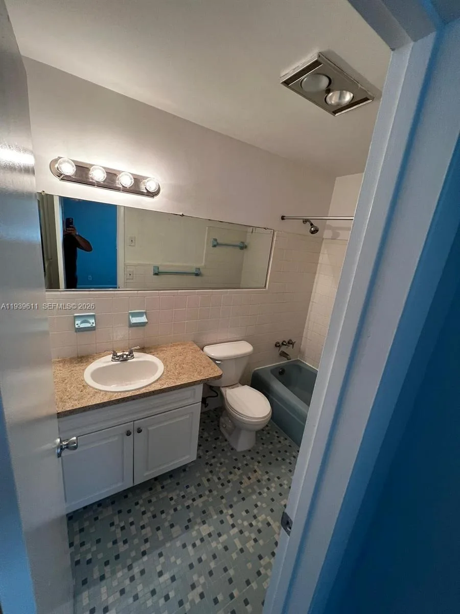 2701 NE 1st St # 203, Pompano Beach, FL 33062 photo 11