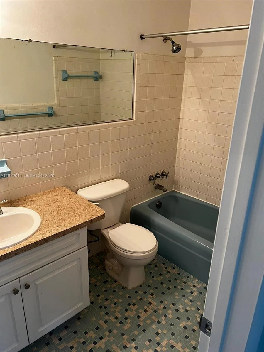 2701 NE 1st St # 203, Pompano Beach, FL 33062 photo 8
