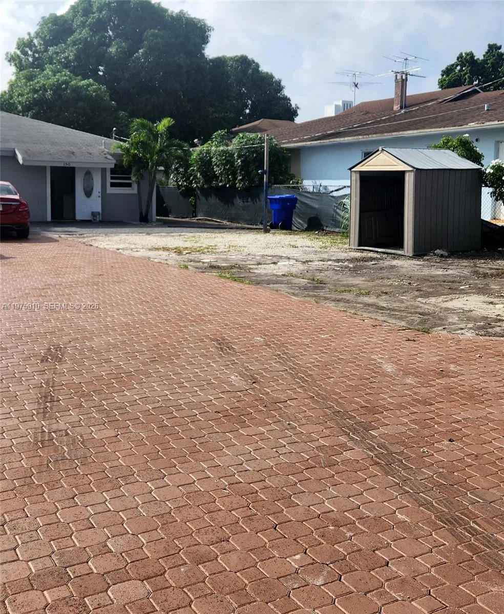 150 NW 17th Ct, Miami, FL 33125 photo 10