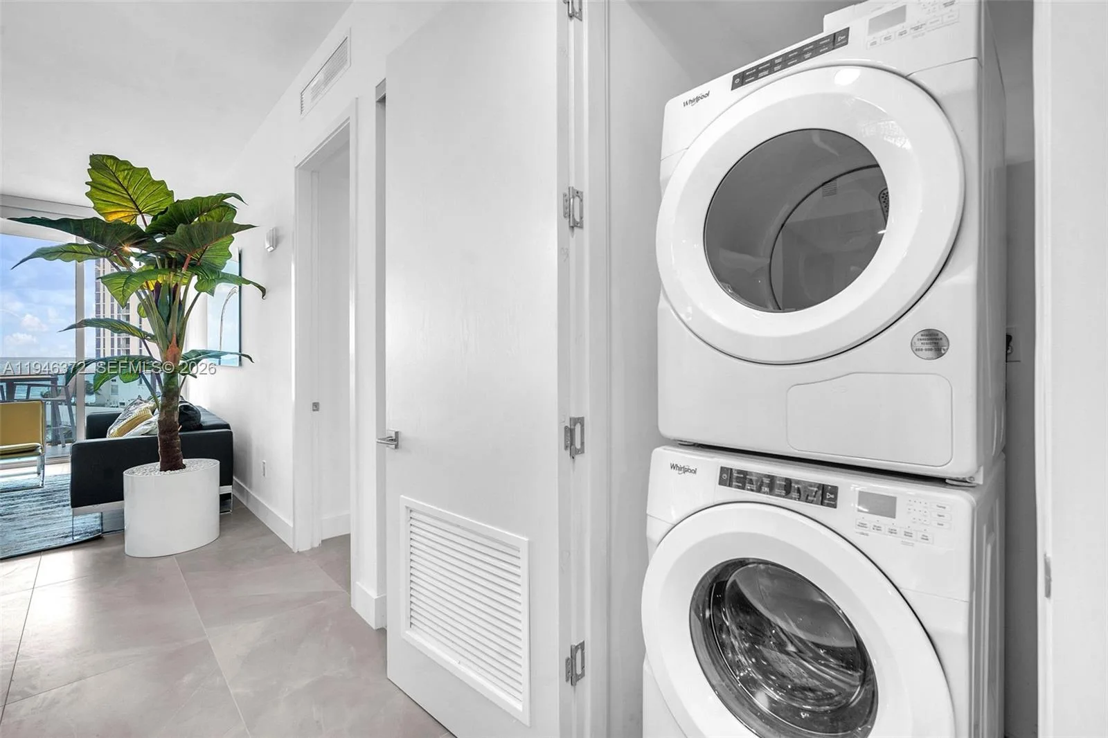 17550 Collins Ave # 504, Sunny Isles Beach, FL 33160 photo 4