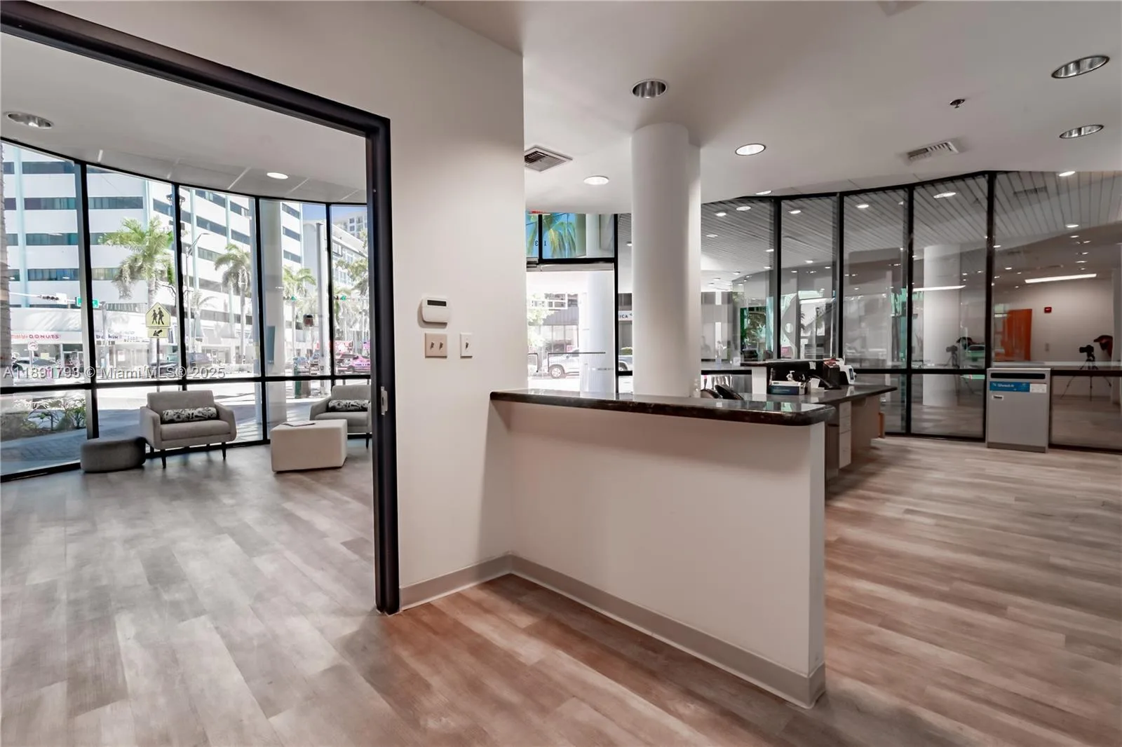 410 W 41st St # 103, Miami Beach, FL 33140 photo 3