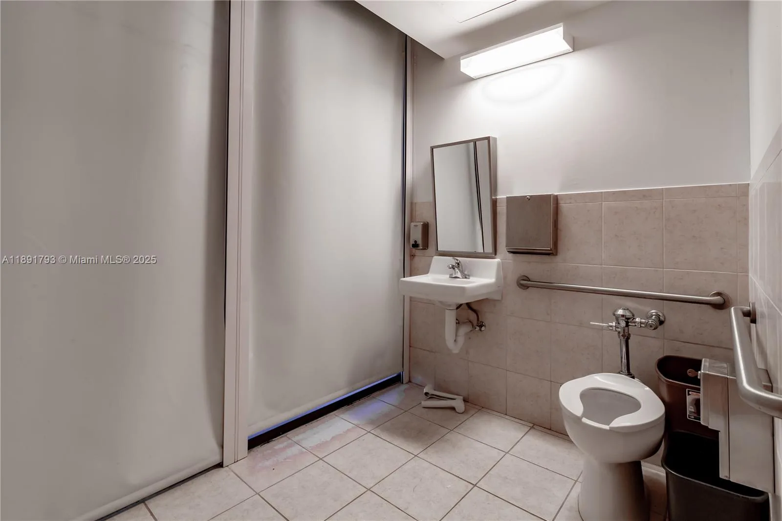 410 W 41st St # 103, Miami Beach, FL 33140 photo 8