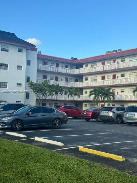 4140 NW 44th Ave # 413, Lauderdale Lakes, FL 33319 photo 3