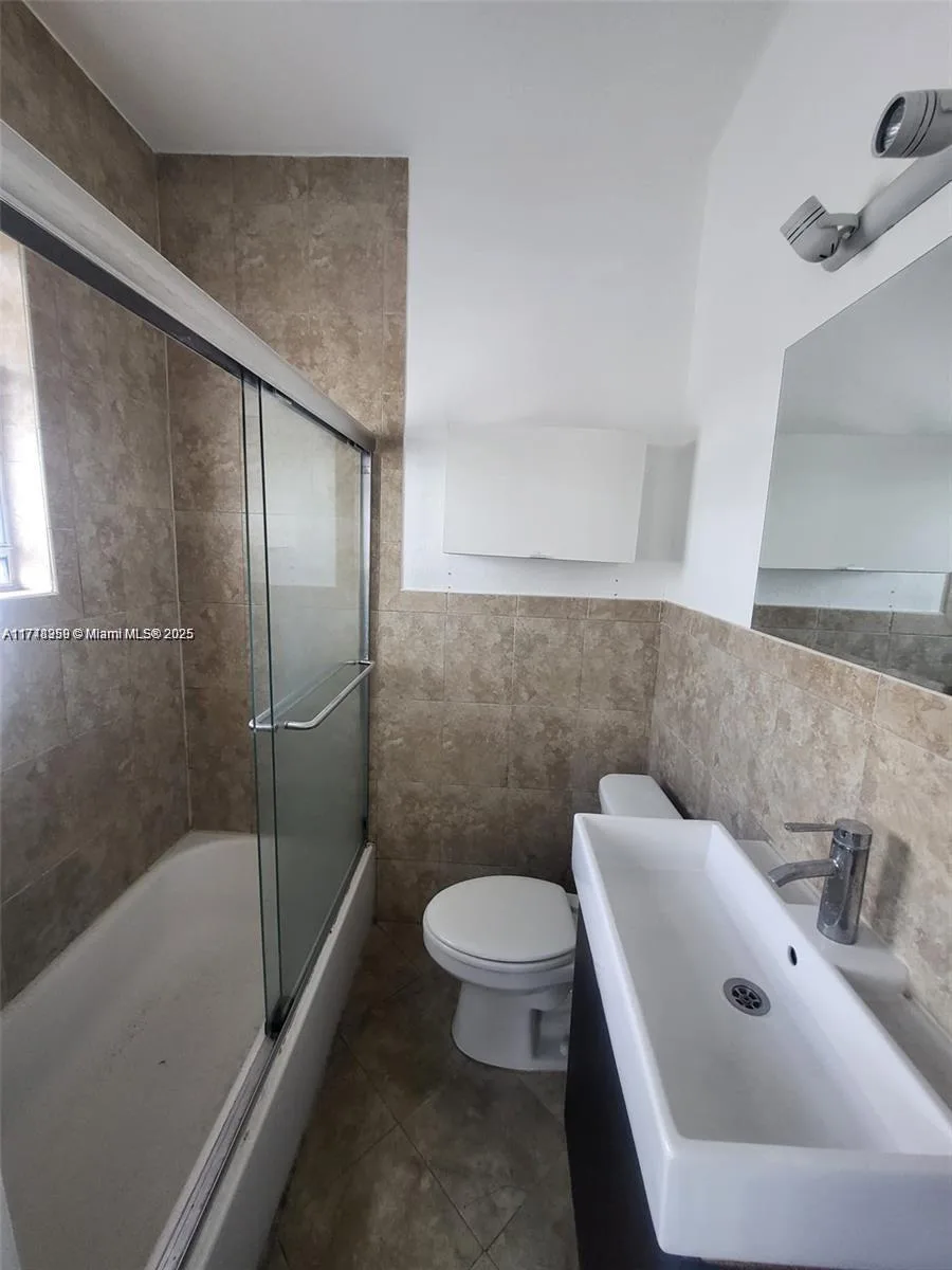 1611 Michigan Ave # 25, Miami Beach, FL 33139 photo 7