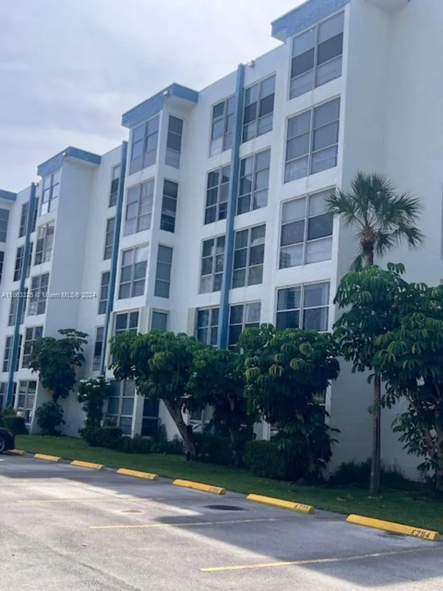 17570 Atlantic Blvd # 401, Sunny Isles Beach, FL 33160
