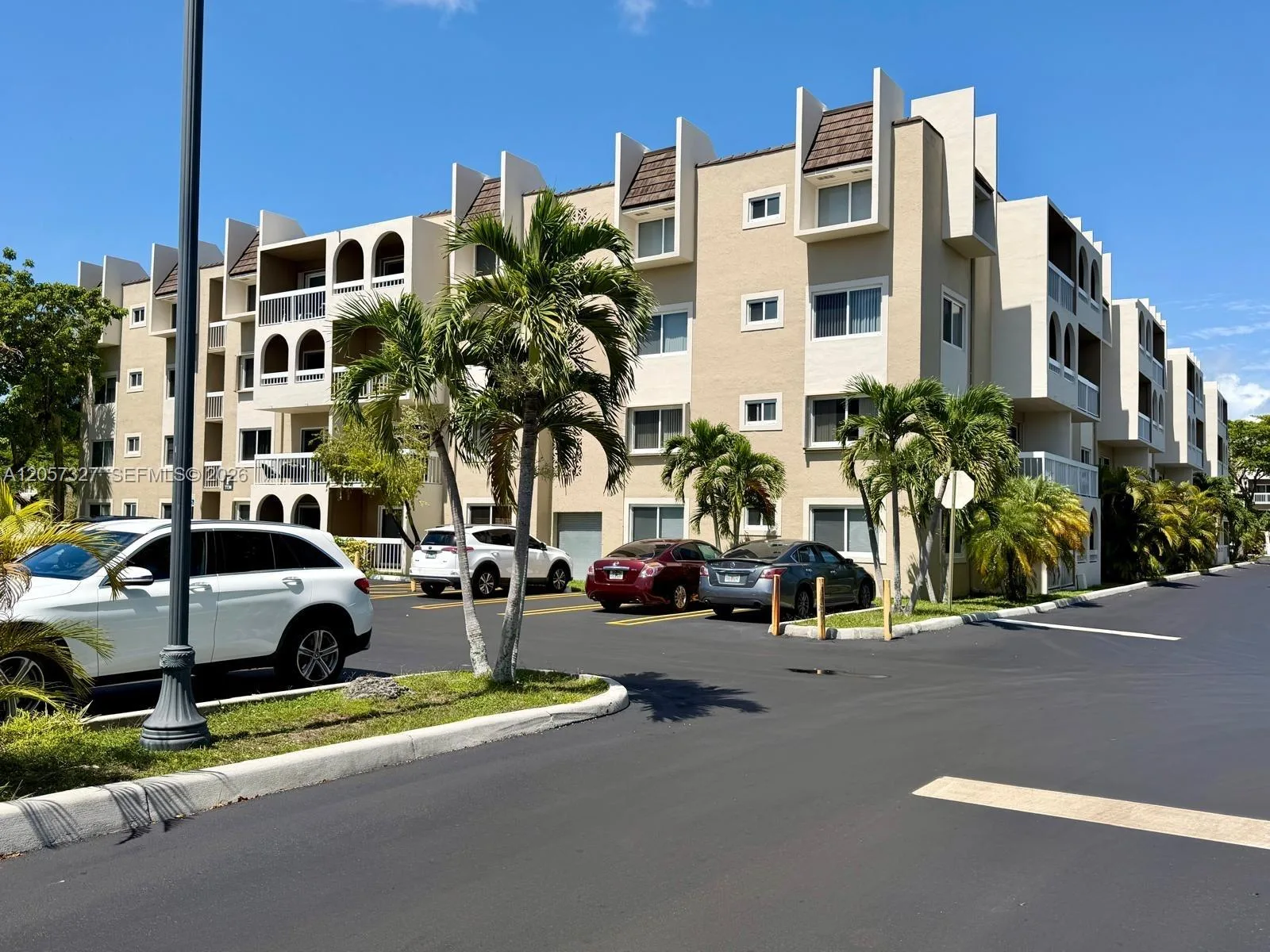 7730 Camino Real # F 406, Miami, FL 33143