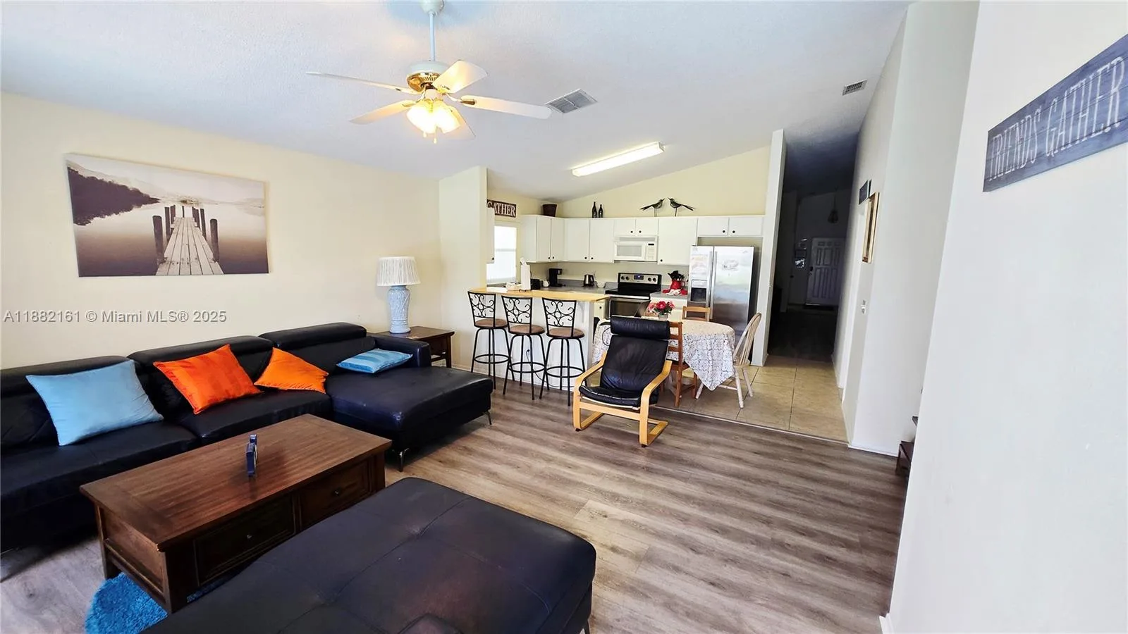 550 Castlemain Cir, Davenport, FL 33897 photo 3