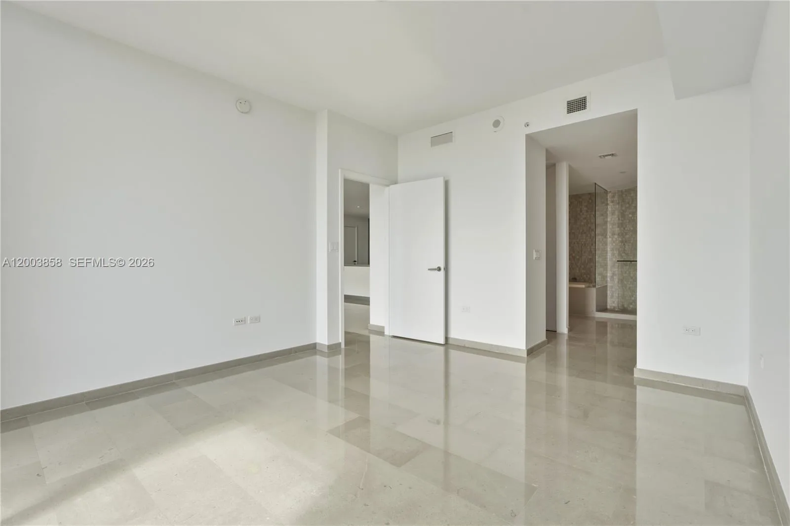 88 SW 7th St # 3710, Miami, FL 33130 photo 11