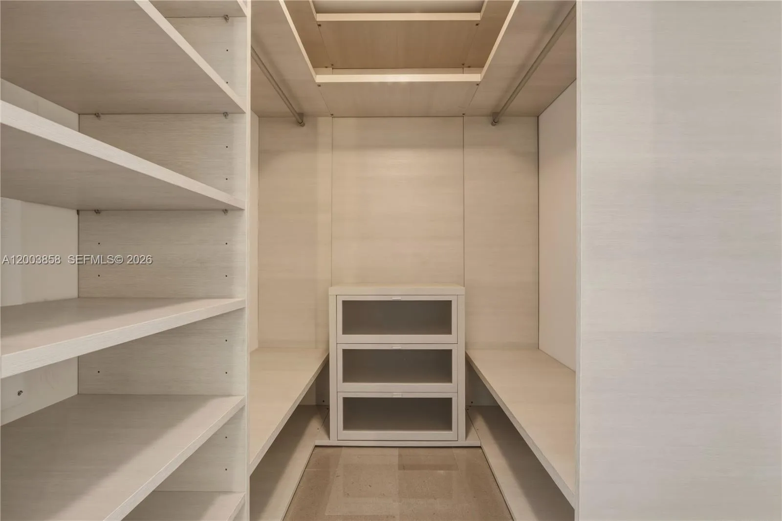 88 SW 7th St # 3710, Miami, FL 33130 photo 13