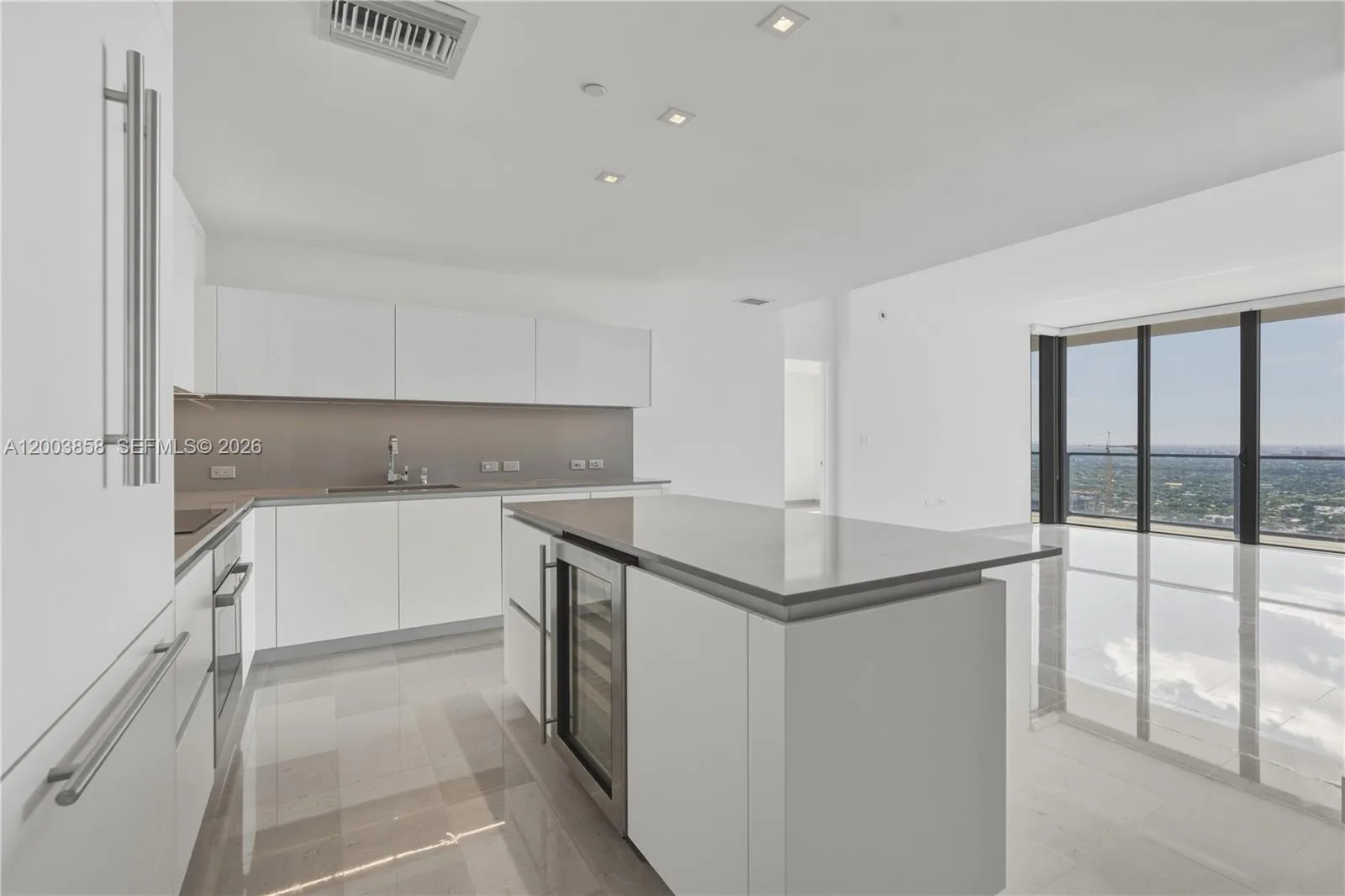 88 SW 7th St # 3710, Miami, FL 33130 photo 4
