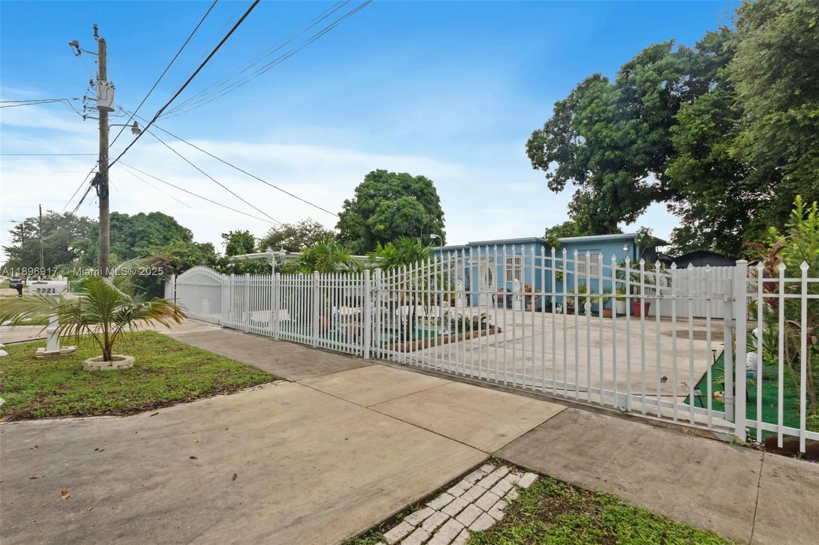 2321 NW 153rd St, Miami Gardens, FL 33054 — zdjęcie 2