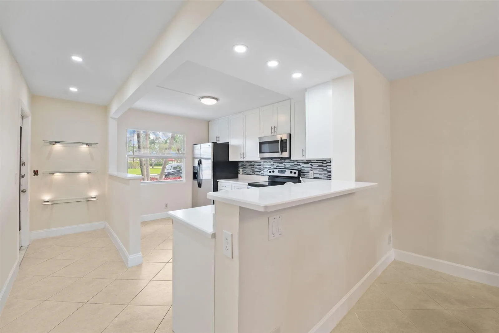 1090 Guildford E # 1090, Boca Raton, FL 33434 photo 4