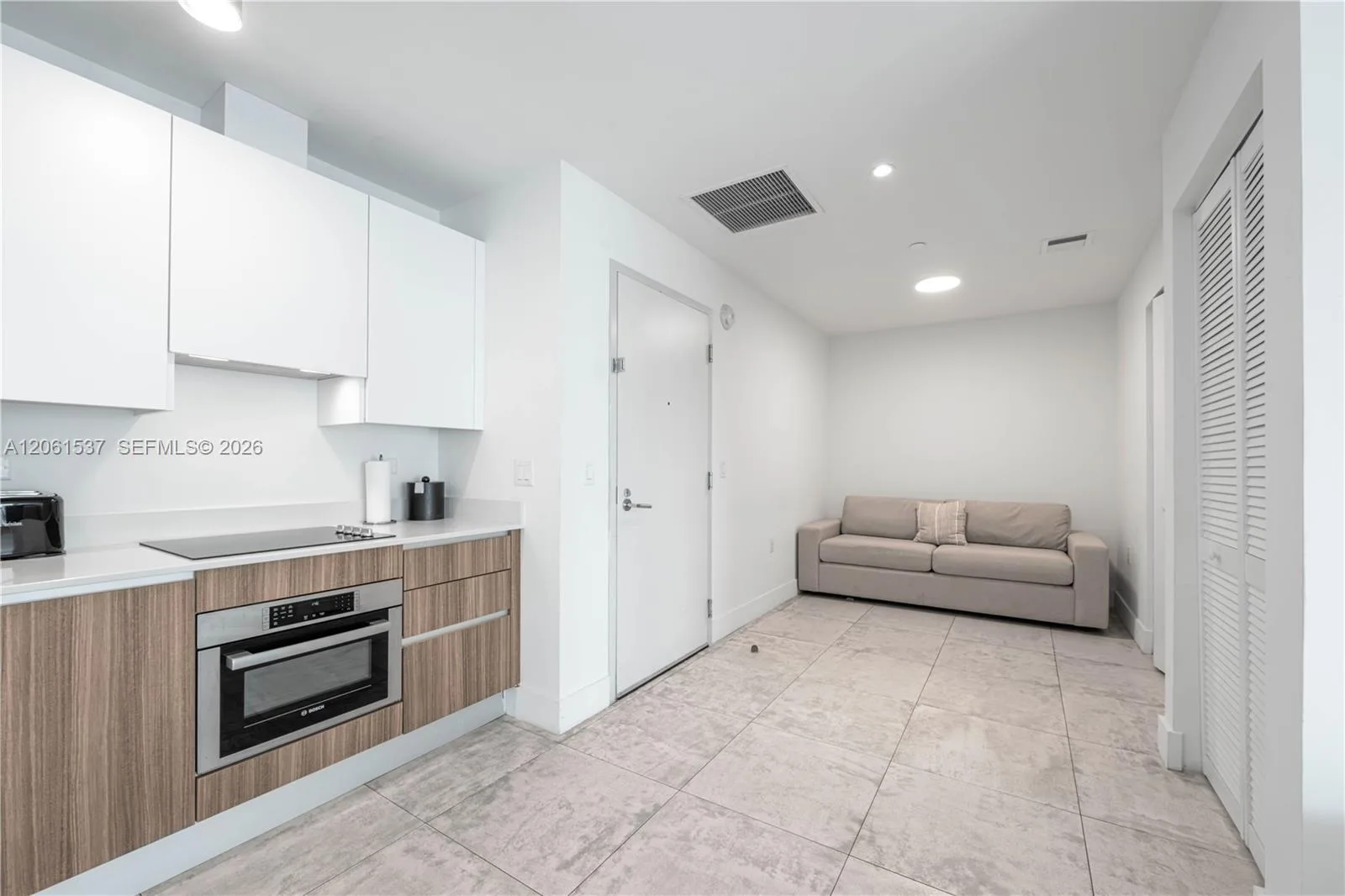 239 SW 9th St # 2103, Miami, FL 33130 photo 3