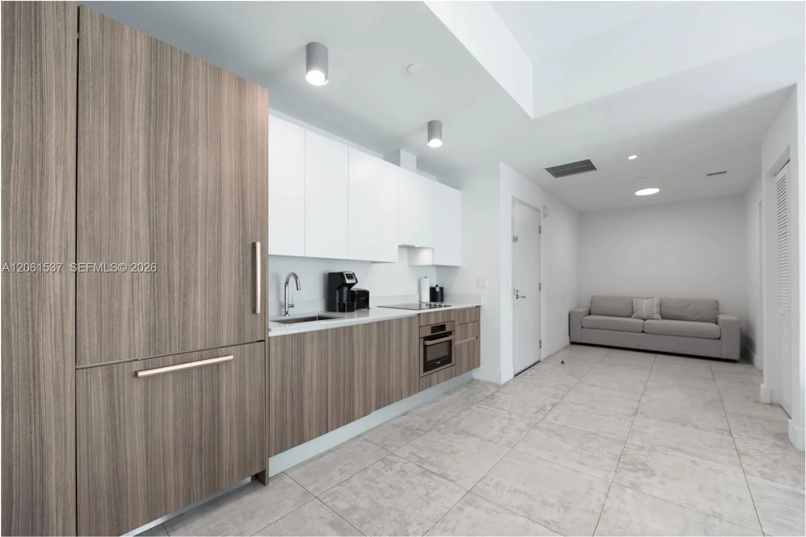 239 SW 9th St # 2103, Miami, FL 33130 photo 5