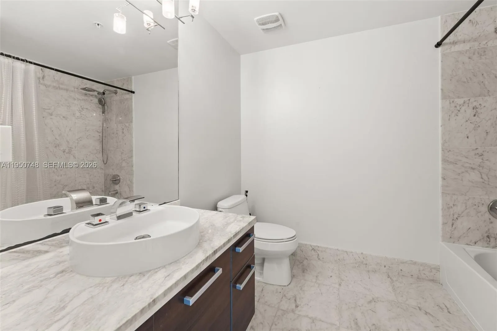 244 Biscayne Blvd # 3507, Miami, FL 33132 photo 10
