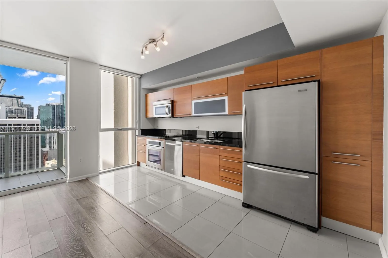 244 Biscayne Blvd # 3507, Miami, FL 33132 photo 4