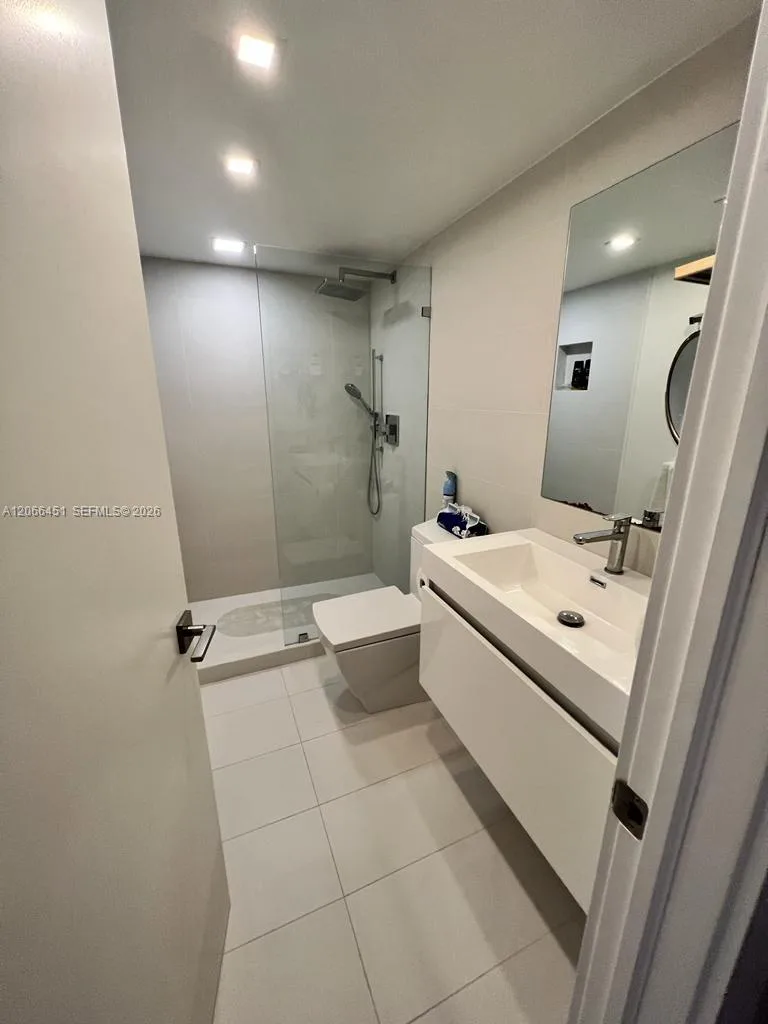 800 Claughton Island Dr # 704, Miami, FL 33131 photo 13