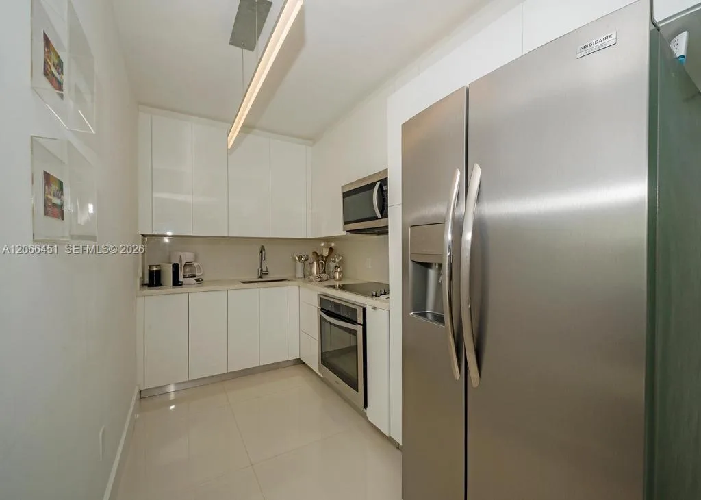 800 Claughton Island Dr # 704, Miami, FL 33131 photo 5