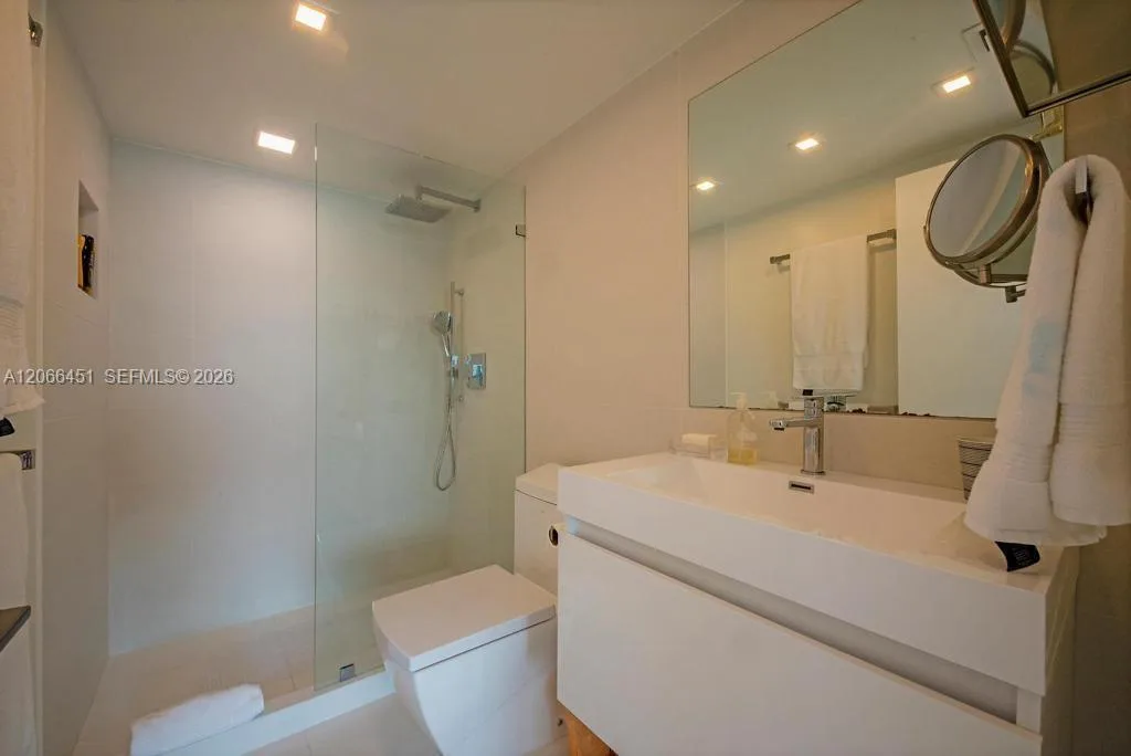 800 Claughton Island Dr # 704, Miami, FL 33131 photo 7