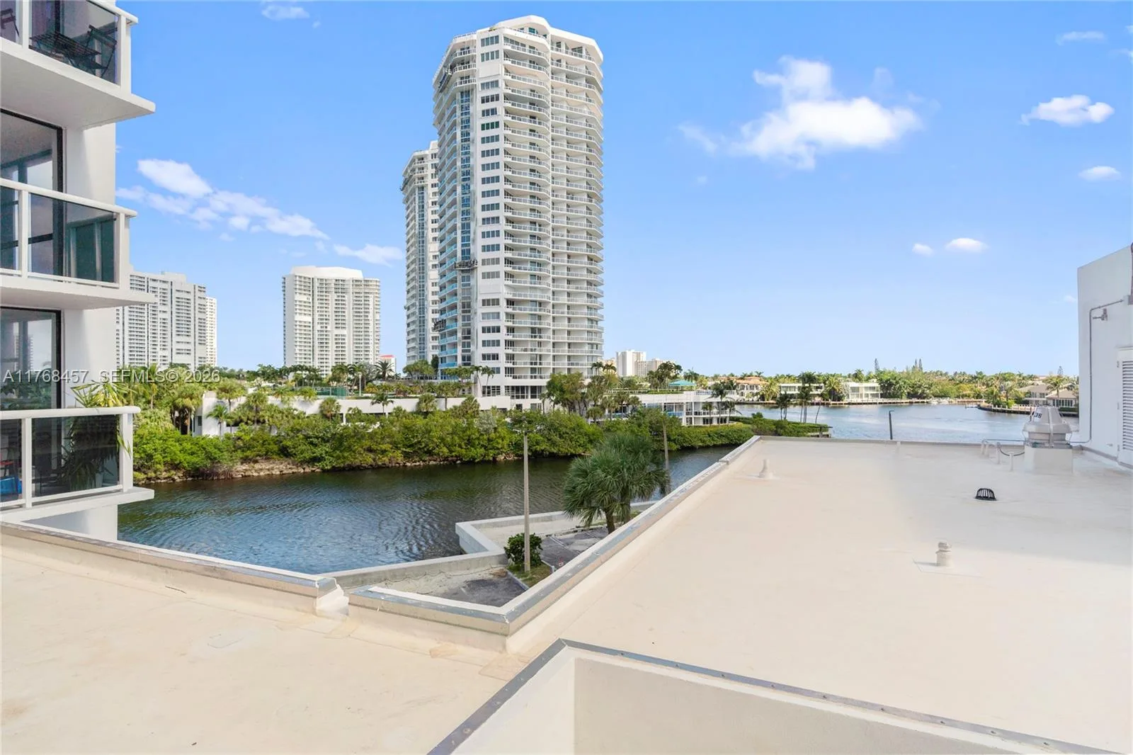 20505 E Country Club Dr # 434, Aventura, FL 33180