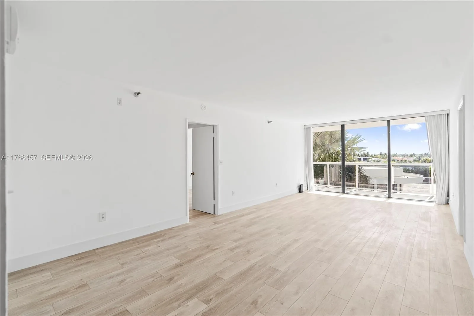 20505 E Country Club Dr # 434, Aventura, FL 33180 photo 3
