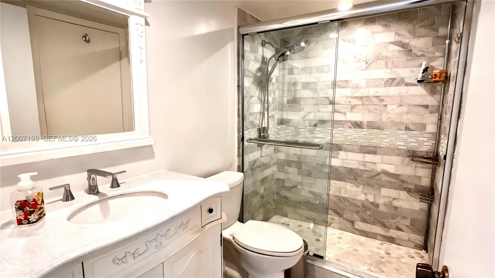 6039 Collins Ave # 520, Miami Beach, FL 33140 photo 9