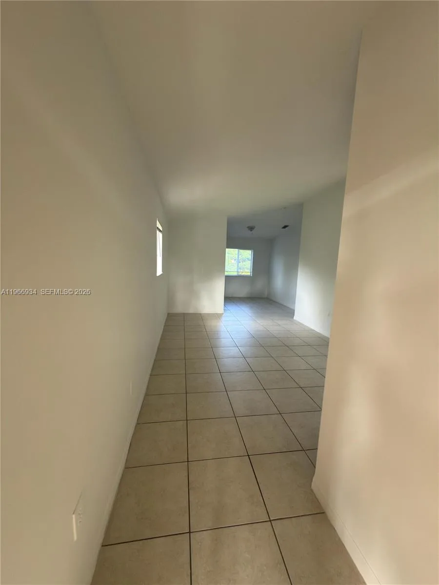 930 NE 34th Ave # 201, Homestead, FL 33033 photo 6