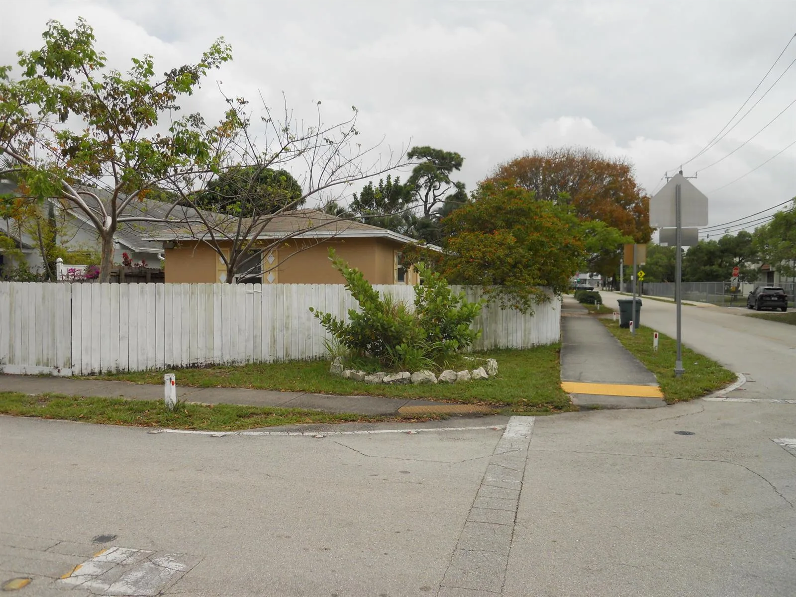 3290 NE 10th Avenue, Oakland Park, FL 33334