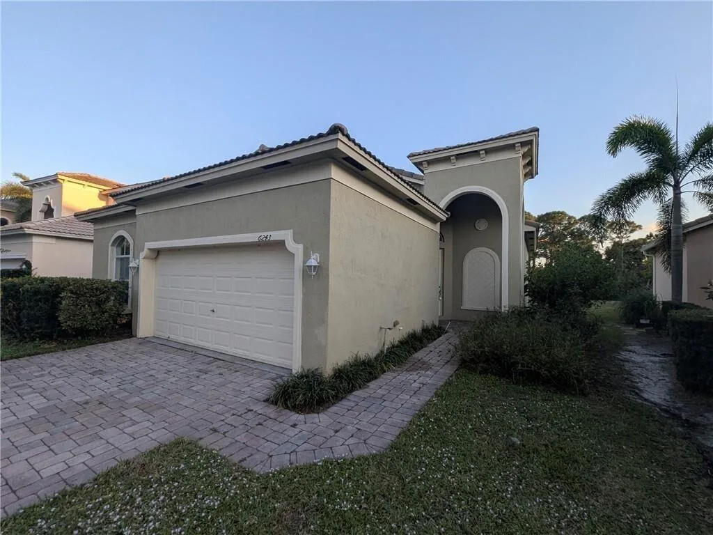 6243 ARLINGTON Way, Fort Pierce, FL 34951 photo 2